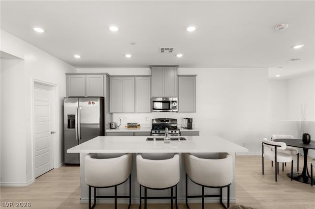 600 North Carriage Hill Drive 2156, Las Vegas, NV 89138