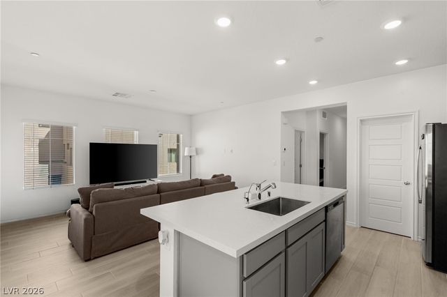 600 North Carriage Hill Drive 2156, Las Vegas, NV 89138