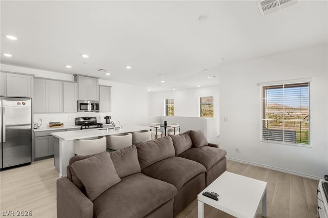 600 North Carriage Hill Drive 2156, Las Vegas, NV 89138