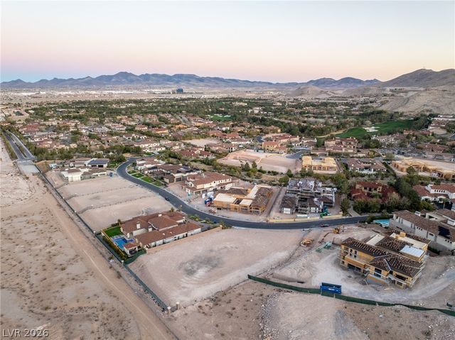 27 Olympia Canyon Way, Las Vegas, NV 89141