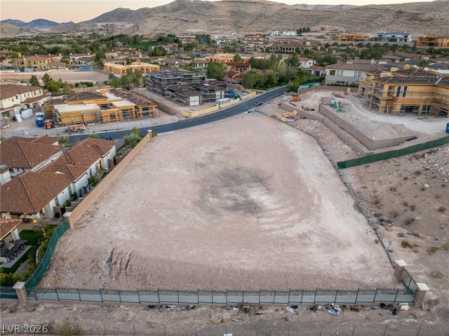 27 Olympia Canyon Way, Las Vegas, NV 89141