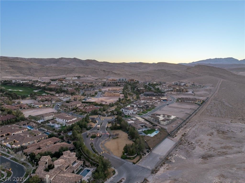 Image 5 of property listing at 27 Olympia Canyon Way, Las Vegas, NV 89141