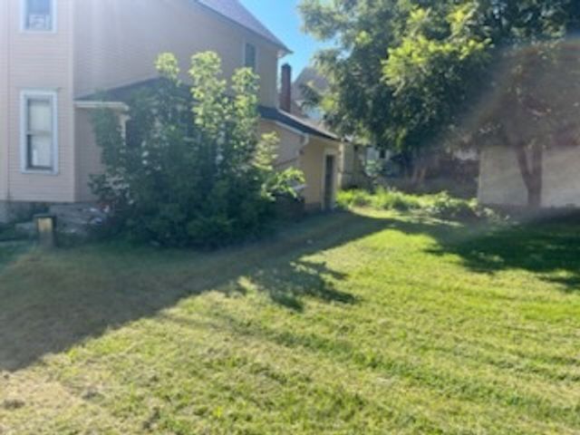 1002 Oak Avenue S, Freeport, IL 61032