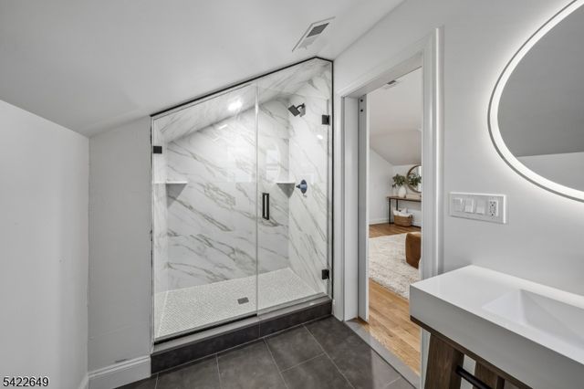5 Essex Rd, Maplewood Twp., NJ 07040