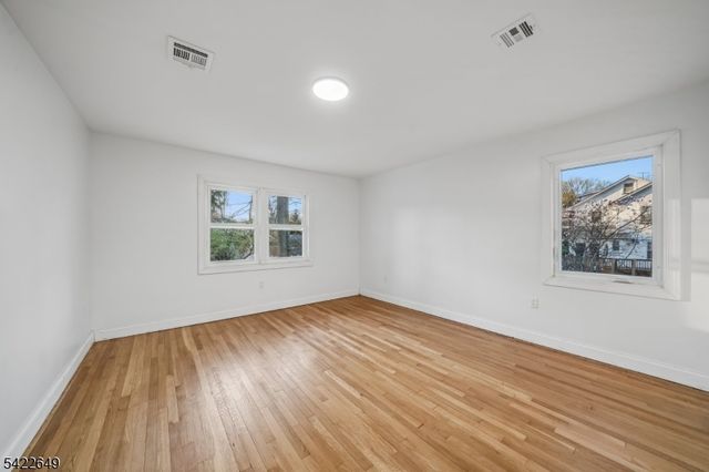 5 Essex Rd, Maplewood Twp., NJ 07040