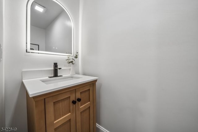 5 Essex Rd, Maplewood Twp., NJ 07040