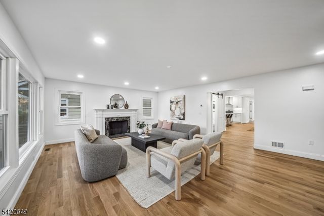 5 Essex Rd, Maplewood Twp., NJ 07040