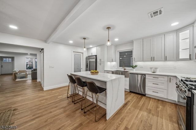5 Essex Rd, Maplewood Twp., NJ 07040