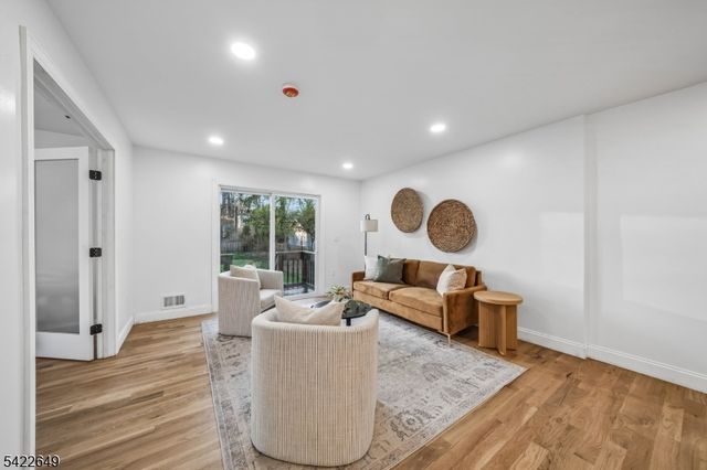 5 Essex Rd, Maplewood Twp., NJ 07040