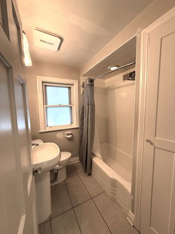 7801 W Victoria Street, Chicago, IL 60631