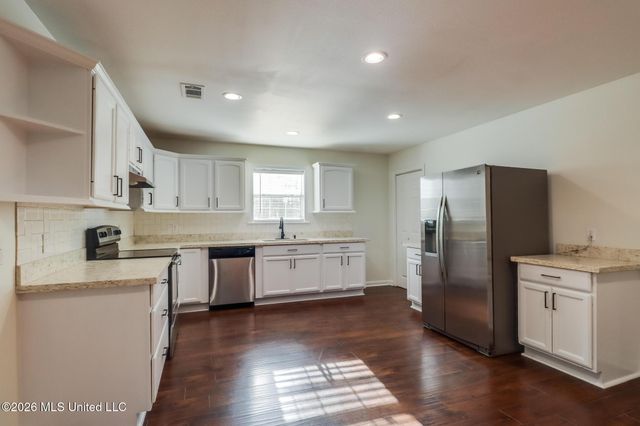 6509 Big Oak Drive, Ocean Springs, MS 39564