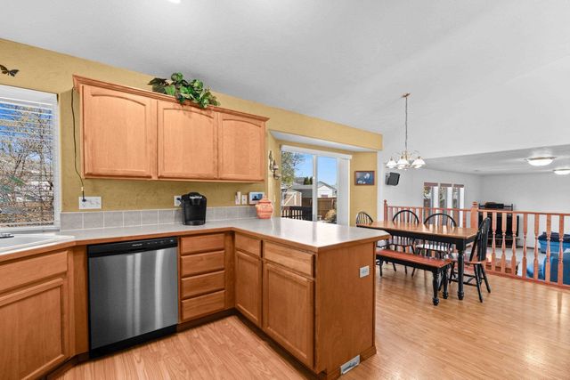 7006 N Helena St, Spokane, WA 99217