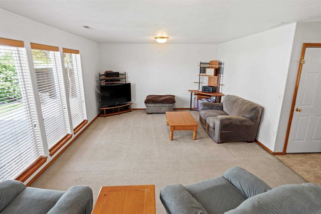 7006 N Helena St, Spokane, WA 99217