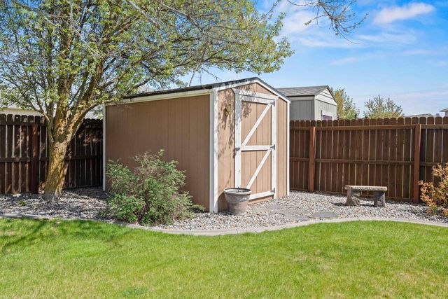 7006 N Helena St, Spokane, WA 99217