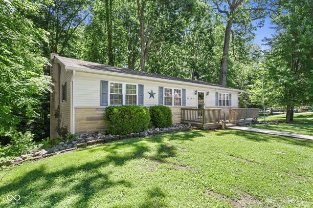 1855 W Shore Drive, Martinsville, IN 46151