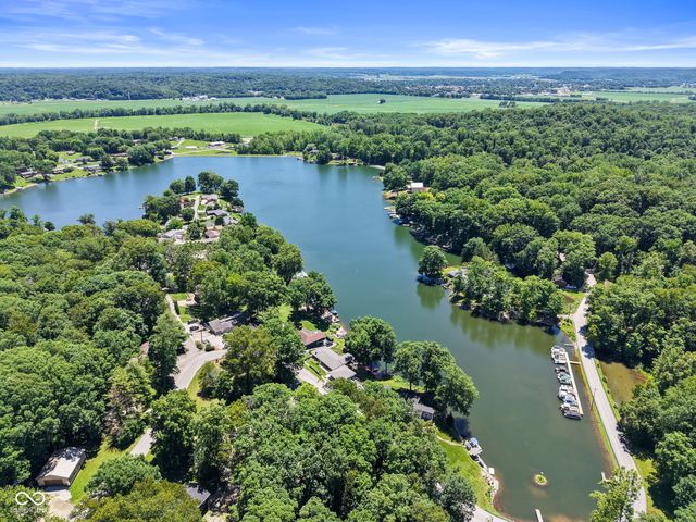 1855 W Shore Drive, Martinsville, IN 46151