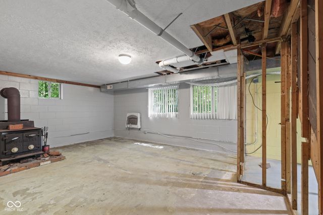 1855 W Shore Drive, Martinsville, IN 46151