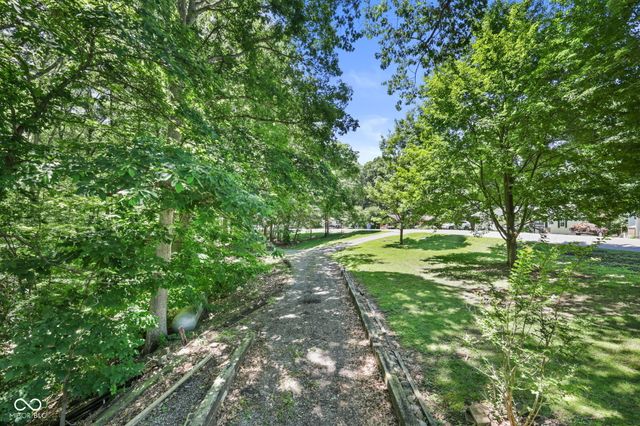 1855 W Shore Drive, Martinsville, IN 46151