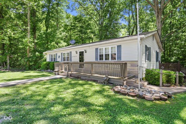 1855 W Shore Drive, Martinsville, IN 46151