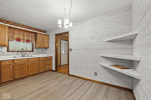 1855 W Shore Drive, Martinsville, IN 46151
