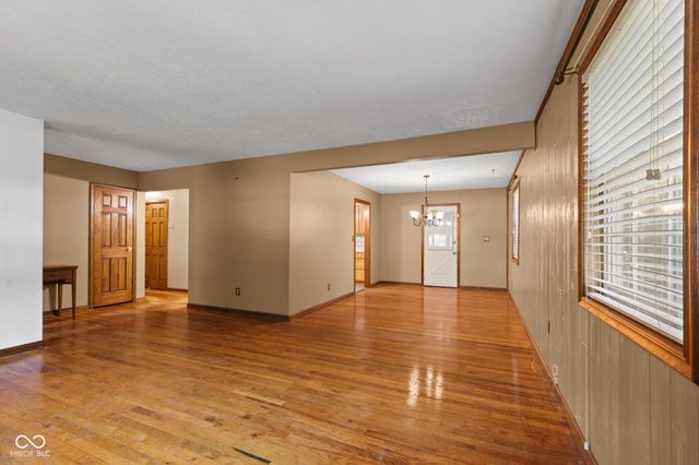 1855 W Shore Drive, Martinsville, IN 46151