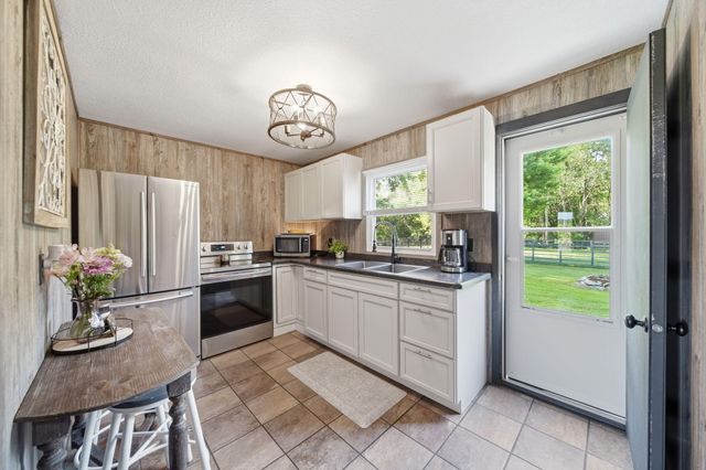 9871 Knight Road, Grass Lake, MI 49240