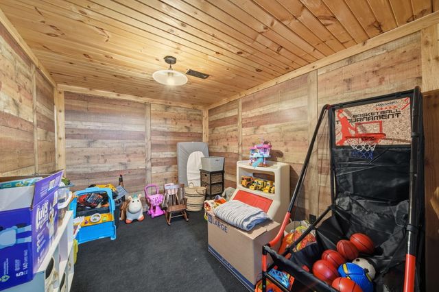 9871 Knight Road, Grass Lake, MI 49240