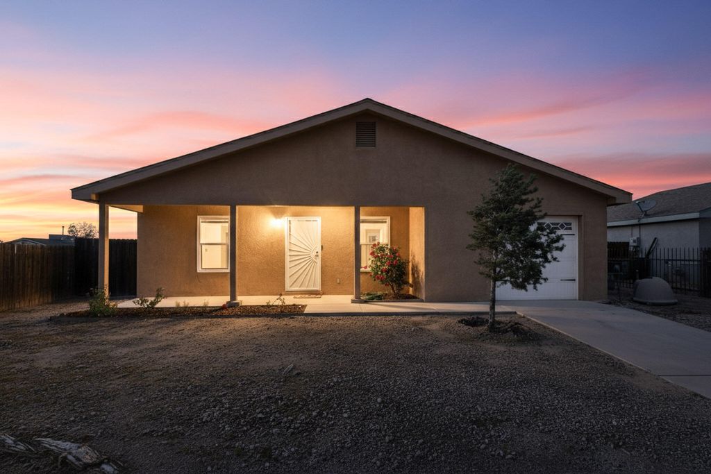 9 Genesis Place, Los Lunas, NM 87031