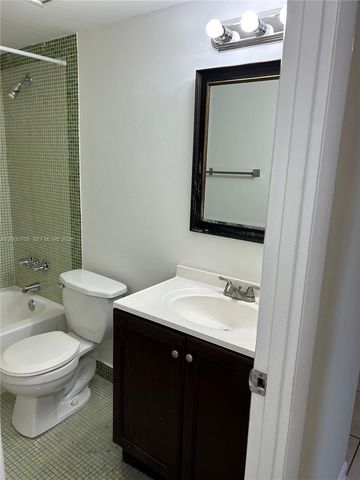 484 NW 165th St Rd A-316, Miami, FL 33169