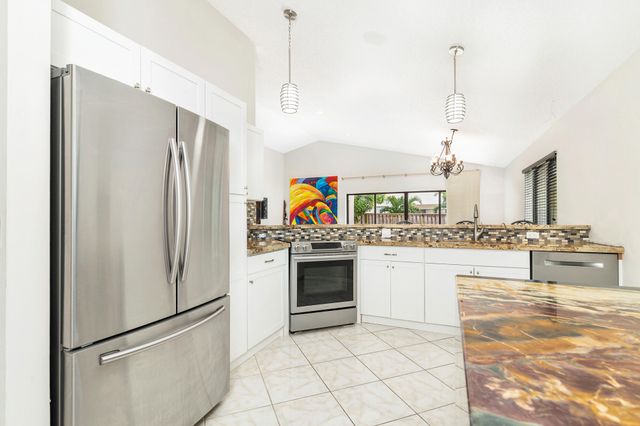 2690 Mikasa Drive, Palm Beach Gardens, FL 33410