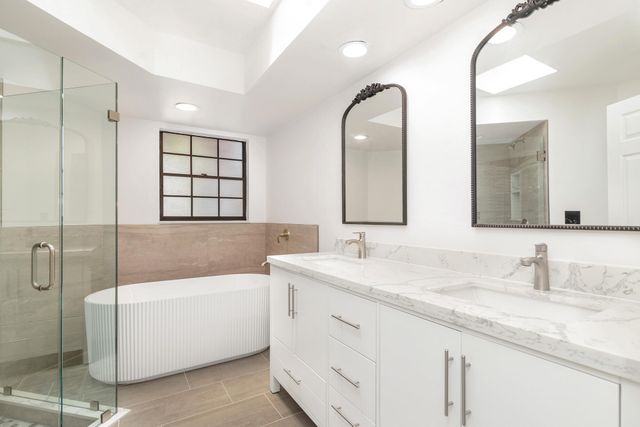 2690 Mikasa Drive, Palm Beach Gardens, FL 33410