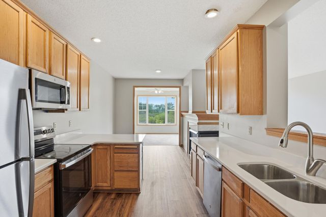 5792 Prairie Ridge Drive 182, Shoreview, MN 55126