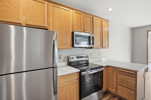 5792 Prairie Ridge Drive 182, Shoreview, MN 55126