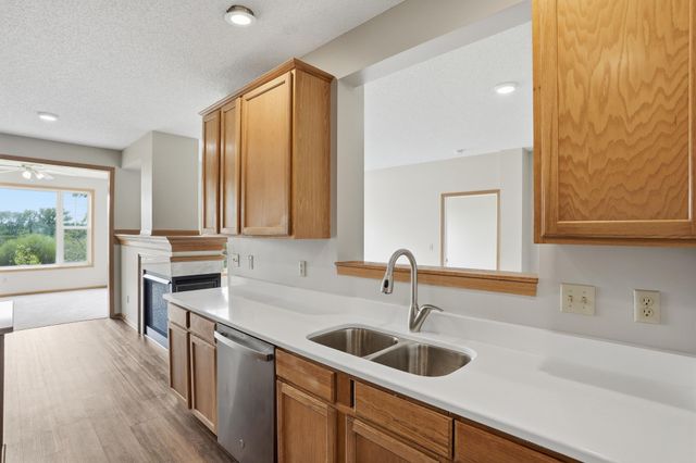 5792 Prairie Ridge Drive 182, Shoreview, MN 55126