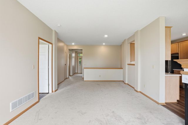 5792 Prairie Ridge Drive 182, Shoreview, MN 55126