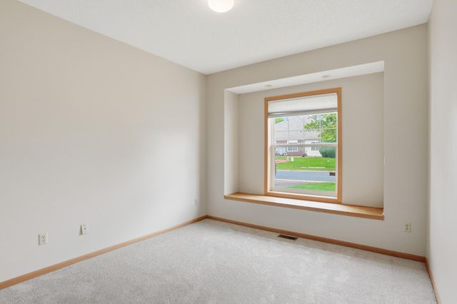 5792 Prairie Ridge Drive 182, Shoreview, MN 55126