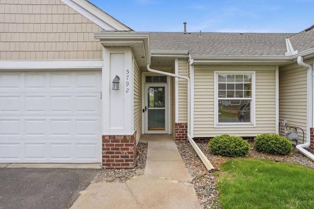 5792 Prairie Ridge Drive 182, Shoreview, MN 55126