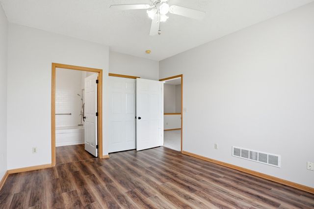 5792 Prairie Ridge Drive 182, Shoreview, MN 55126