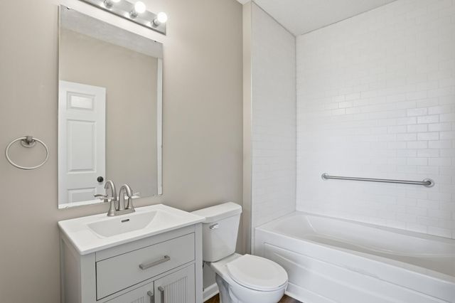 5792 Prairie Ridge Drive 182, Shoreview, MN 55126