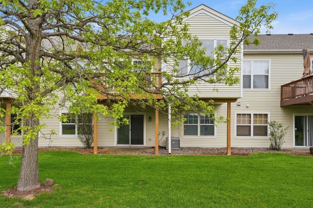 5792 Prairie Ridge Drive 182, Shoreview, MN 55126