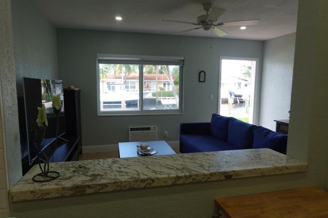 301 E Mcnab Road 113, Pompano Beach, FL 33060