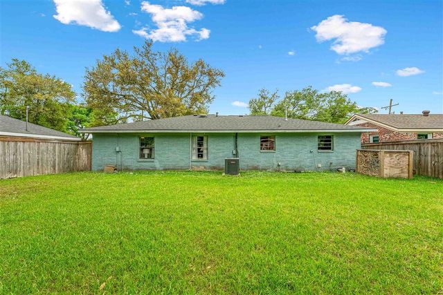 2503 Oak Cliff Street, Lake Charles, LA 70607