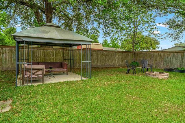 2503 Oak Cliff Street, Lake Charles, LA 70607