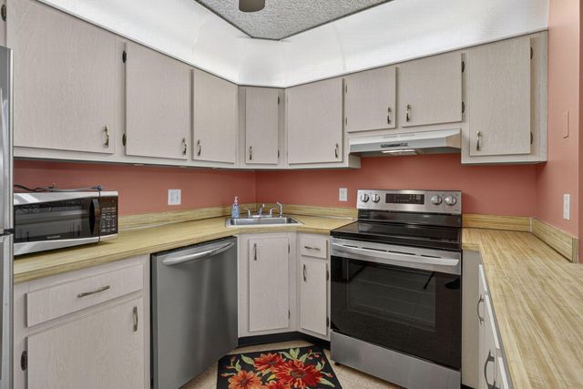 5960 Whispering Pine Way A-2, Greenacres, FL 33463