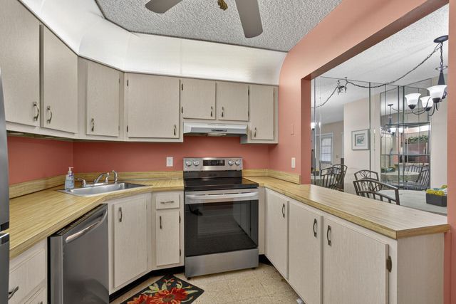 5960 Whispering Pine Way A-2, Greenacres, FL 33463