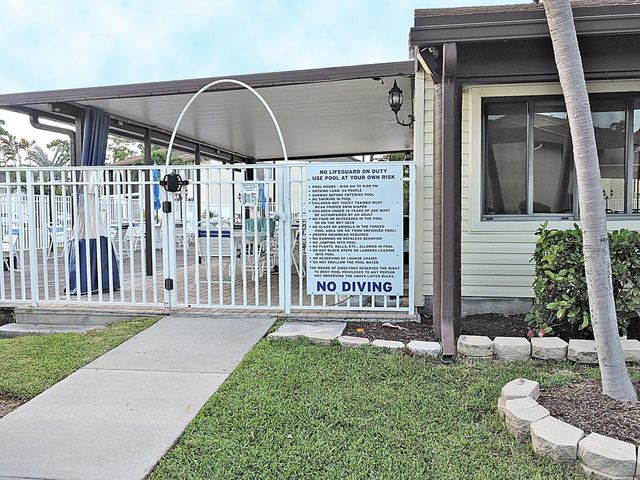 5960 Whispering Pine Way A-2, Greenacres, FL 33463