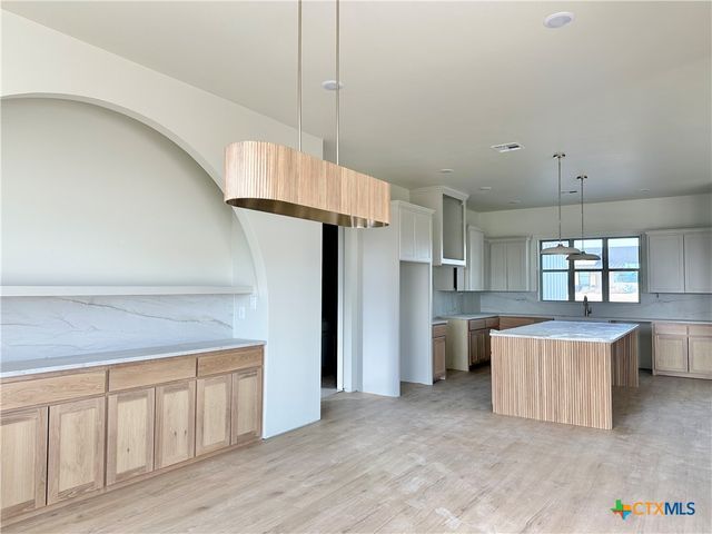 203 Glenview Circle, Belton, TX 76513