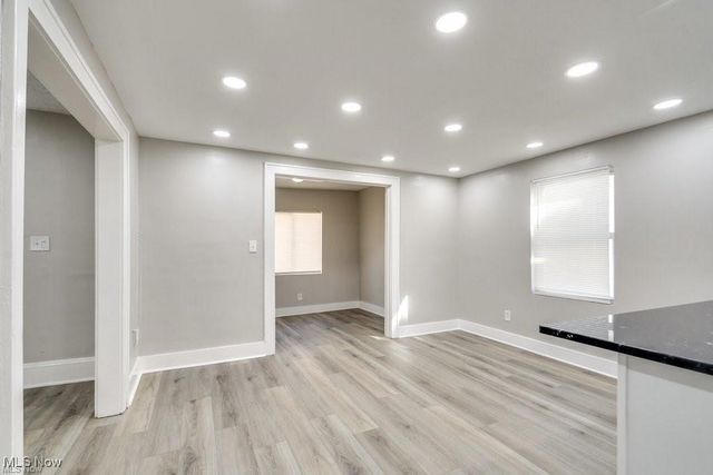 920 Bloomfield Avenue, Akron, OH 44302