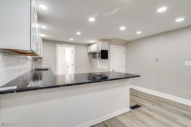 920 Bloomfield Avenue, Akron, OH 44302