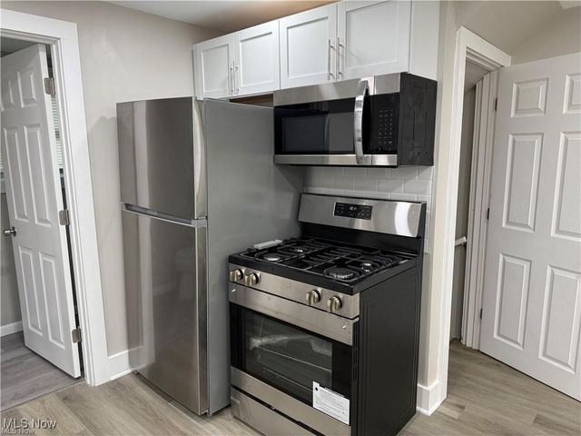 920 Bloomfield Avenue, Akron, OH 44302